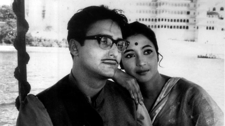 кадр из фильма সাত পাকে বাঁধা