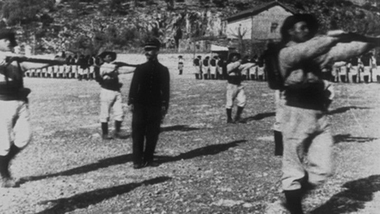 кадр из фильма 24ème chasseurs alpins : exercices d’assouplissement