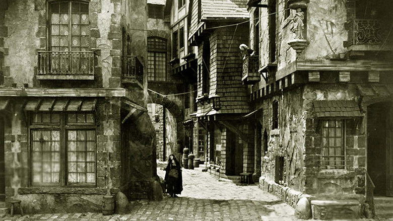 кадр из фильма Сиротки бури