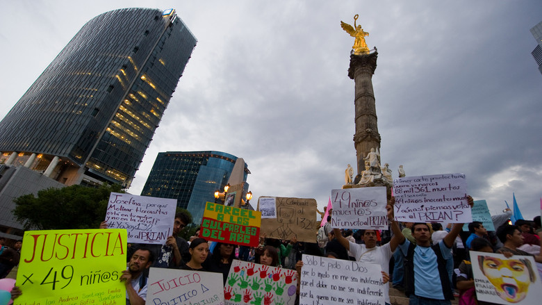 кадр из фильма 2000's Greatest Tragedies