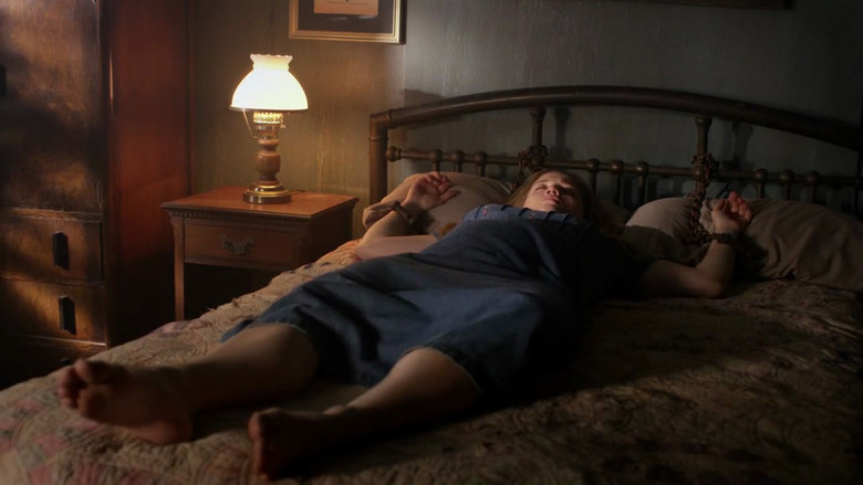 кадр из фильма The Follower