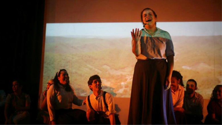 кадр из фильма Lolek, A Vida de São João Paulo II no Teatro Lauro Gomes