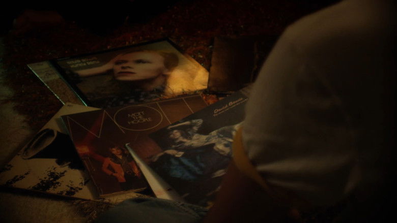 кадр из фильма All the Young Dudes