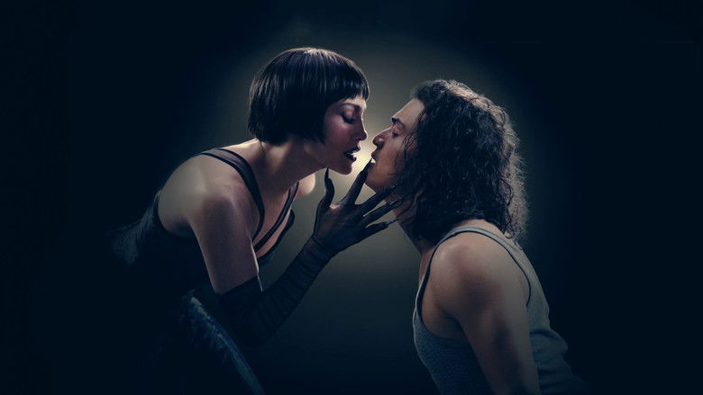 кадр из фильма Поцелуй женщины-паука