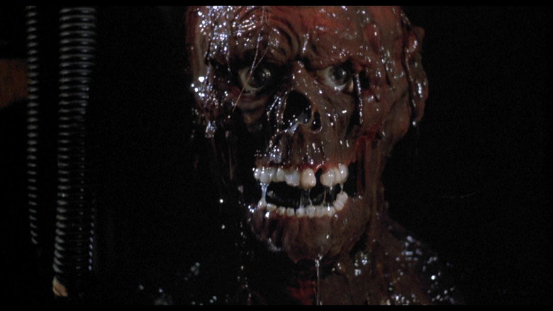 кадр из фильма Возвращение живых мертвецов