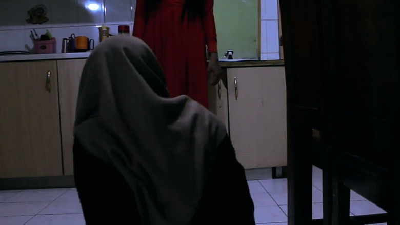 кадр из фильма Don't Watch Alone