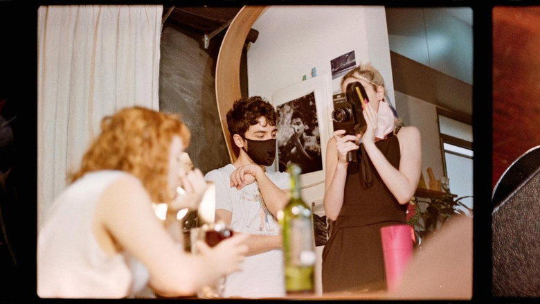 кадр из фильма Overdose Surrealista