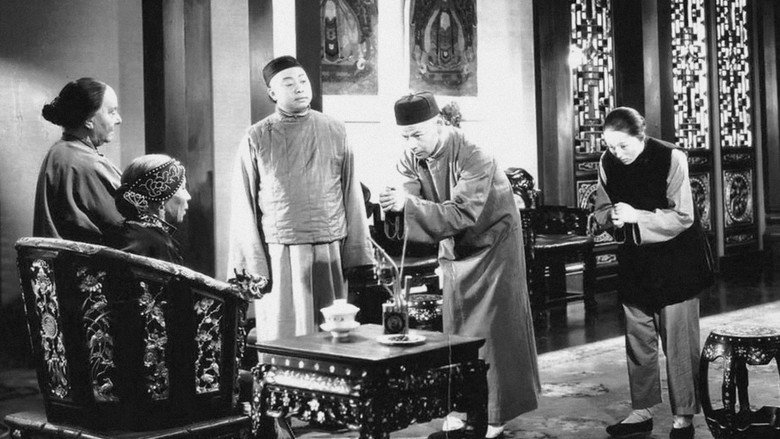 кадр из фильма Благословенная земля