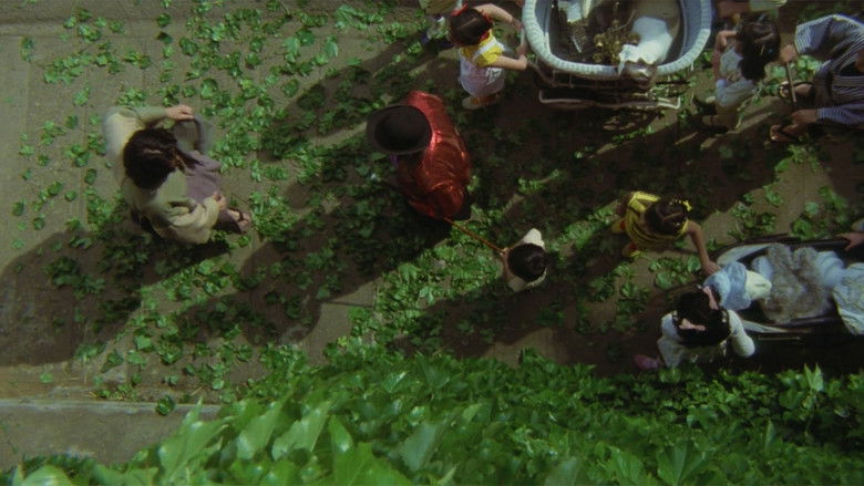 кадр из фильма 金田一耕助の冒険