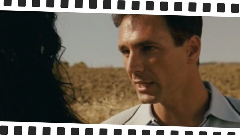 кадр из фильма Прекрасное общество