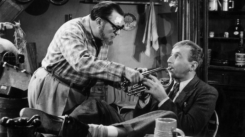 кадр из фильма Гару-Гару, проходящий сквозь стены