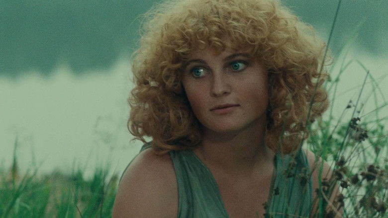 кадр из фильма Одна поет, другая нет