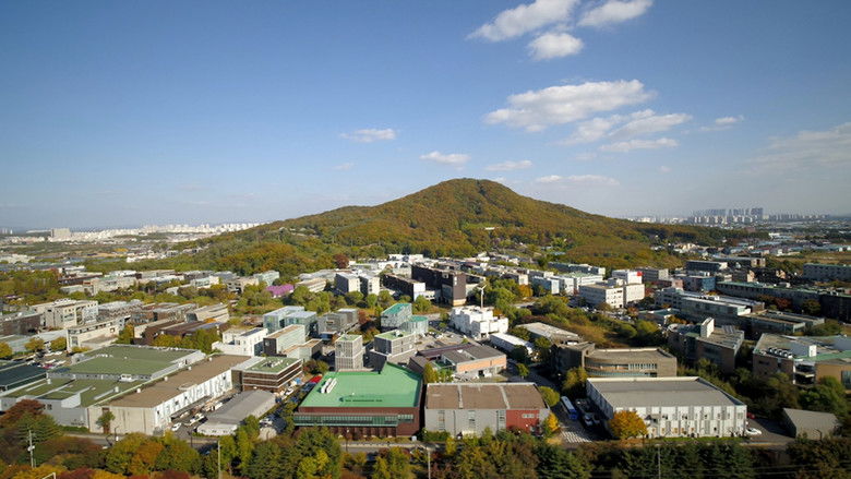 кадр из фильма 위대한 계약: 파주, 책, 도시