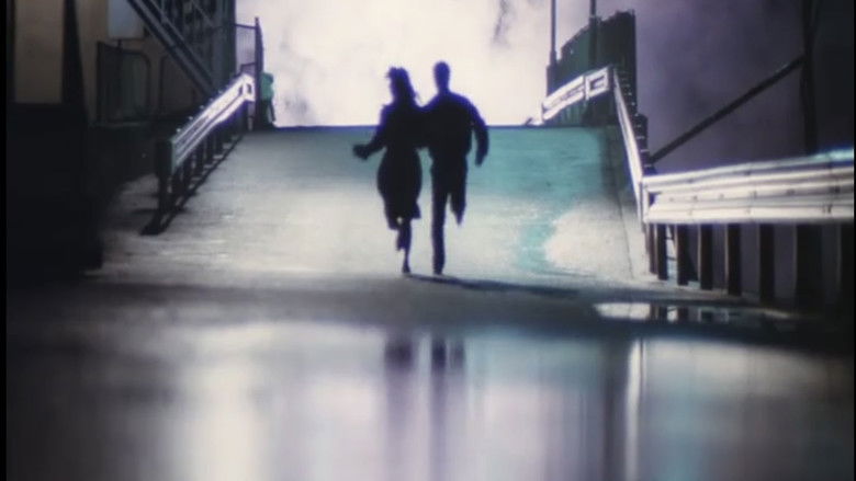 кадр из фильма 凌辱めす市場　監禁