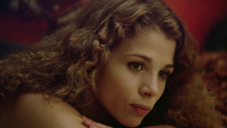 кадр из фильма Девушка в золотых трусиках