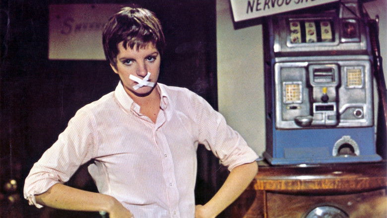 кадр из фильма Бесплодная кукушка