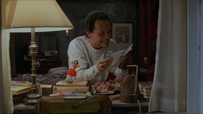 кадр из фильма Сбрось маму с поезда