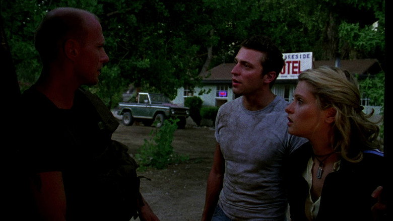 кадр из фильма Убивая мертвецов