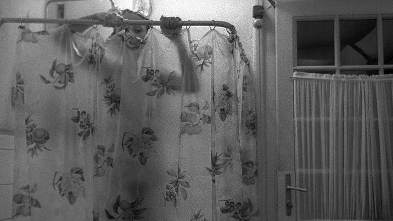 кадр из фильма Любовная история или трагедия телефонистки