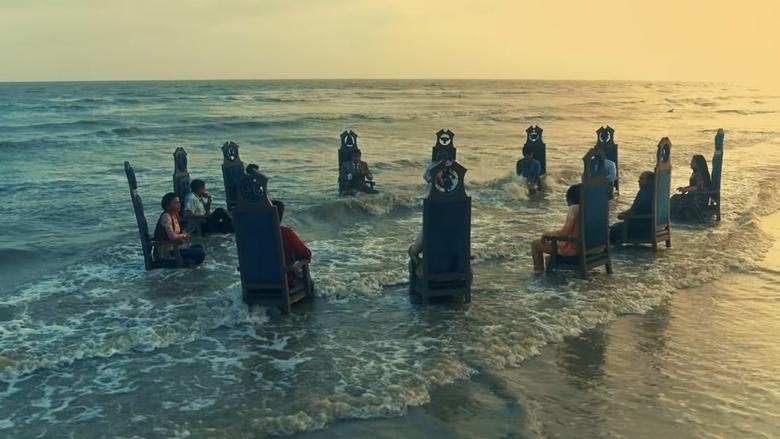 кадр из фильма সত্যি বলে সত্যি কিছু নেই