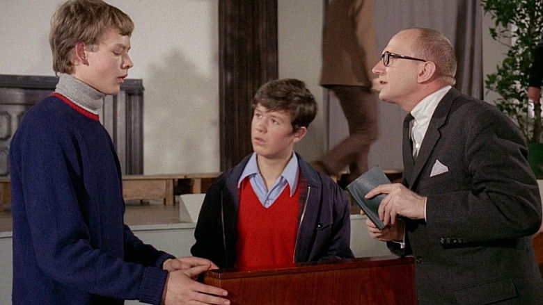 кадр из фильма Zur Hölle mit den Paukern