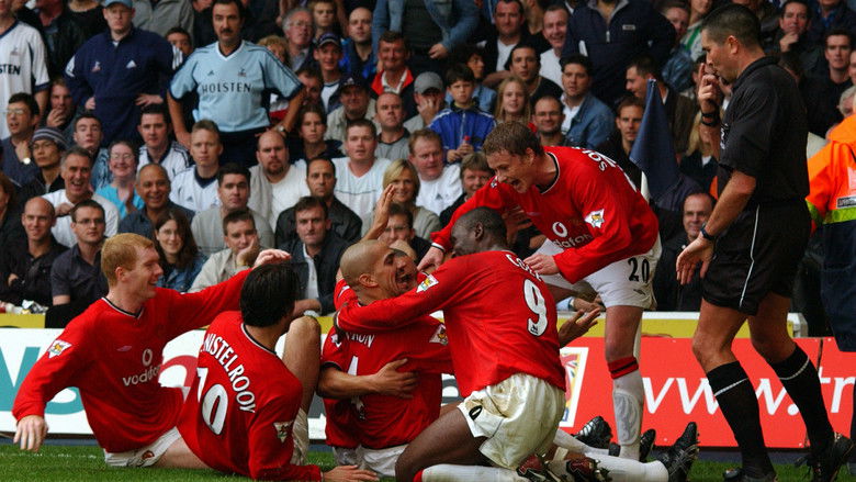 кадр из фильма Manchester United: The Official History 1878-2002