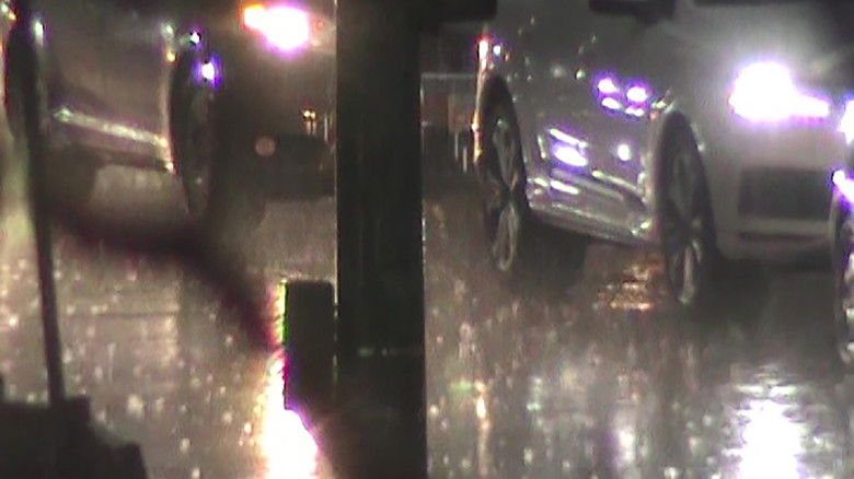 кадр из фильма rainy streets