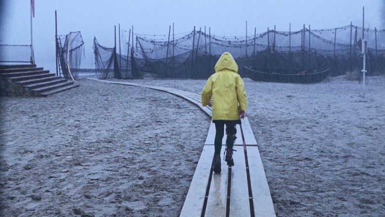 кадр из фильма A Day at the Beach