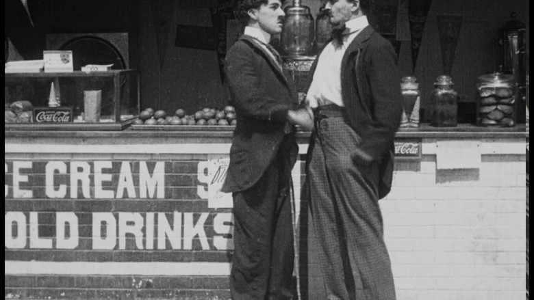 кадр из фильма У моря