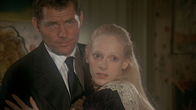 кадр из фильма A Reflection of Fear