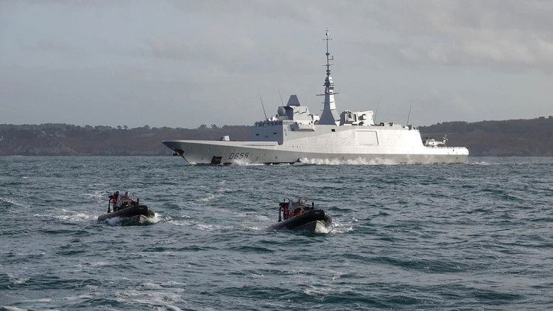 кадр из фильма Frégates, fleuron de la marine française