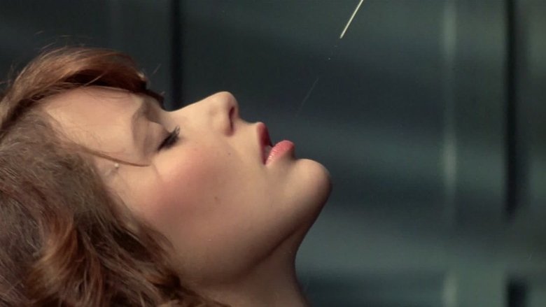 кадр из фильма Эммануэль 2