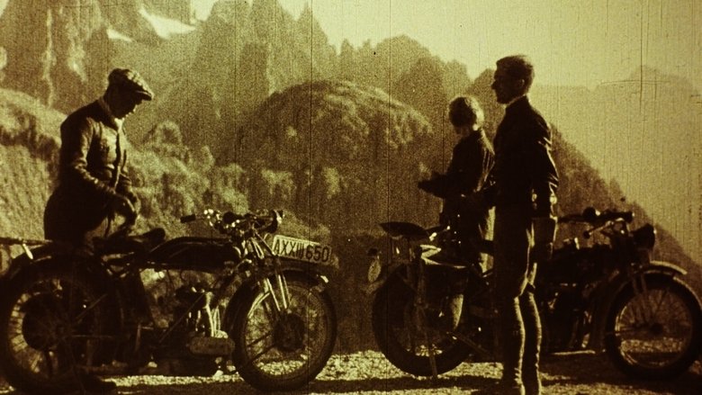 Mit dem Motorrad über die Wolken