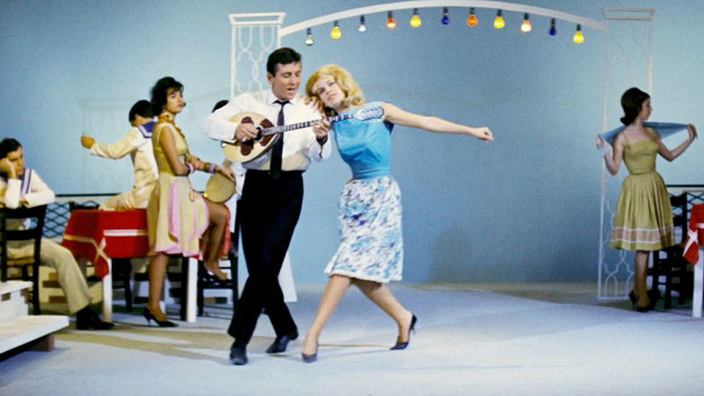 кадр из фильма Κάτι να Καίει