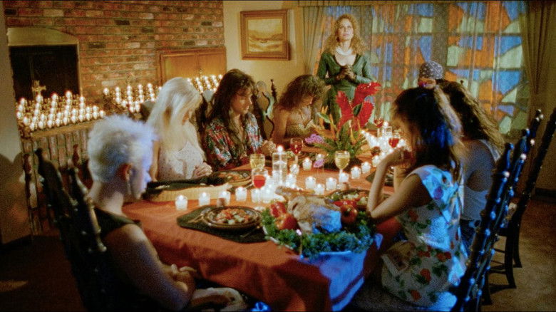 кадр из фильма Пирожки тетушки Ли с мясной начинкой