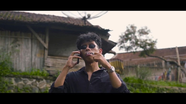 кадр из фильма Balada Anak Desa