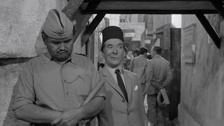 кадр из фильма Так держать, шпионы!