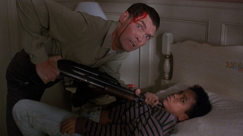 кадр из фильма Люди под лестницей