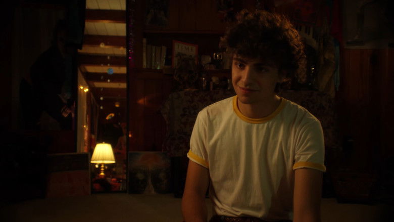 кадр из фильма All the Young Dudes