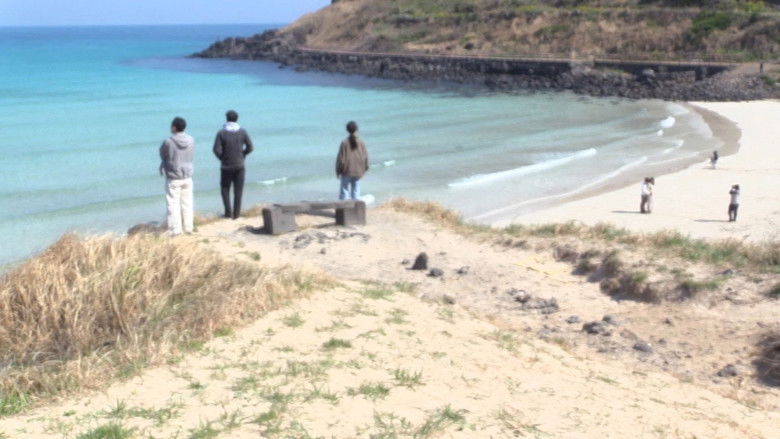 кадр из фильма 물안에서