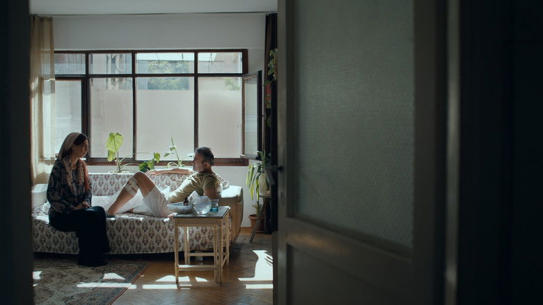 кадр из фильма Çöldeyiz ve Başka Bir Yerde Değiliz