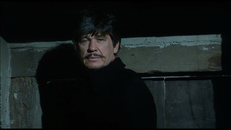 кадр из фильма Любовь и пули