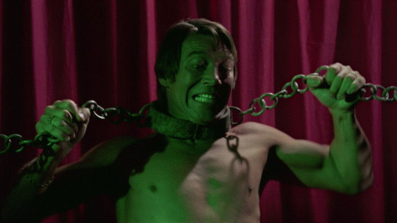 кадр из фильма Delirio caldo