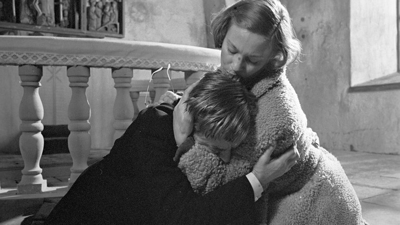 кадр из фильма Причастие