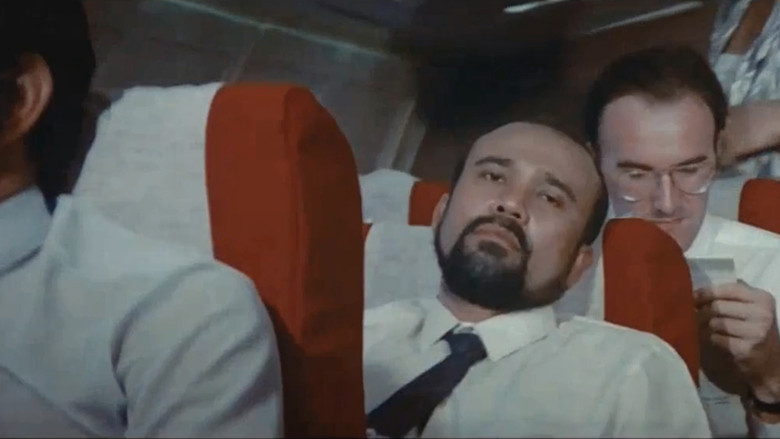 кадр из фильма Biarkan Bulan Itu