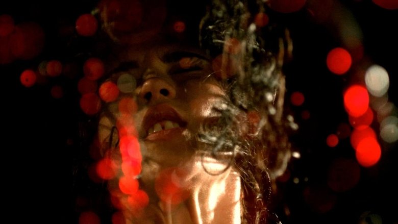 кадр из фильма Странный цвет слез твоего тела