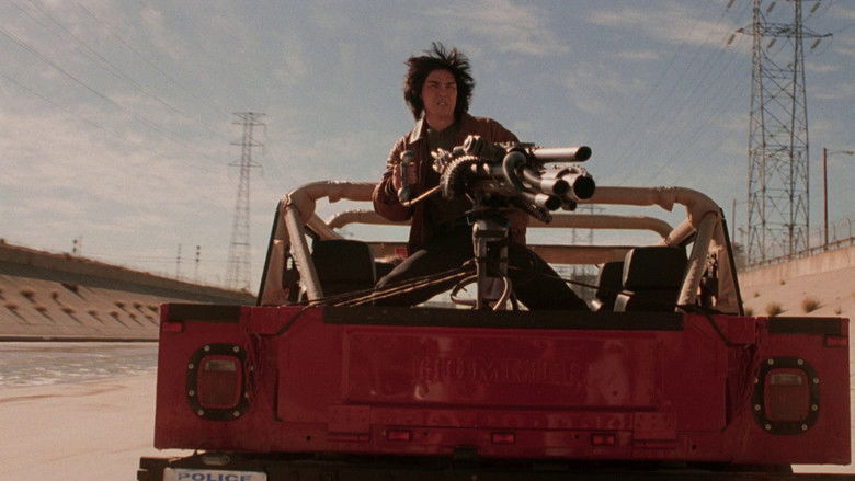 кадр из фильма Киборг–охотник 2