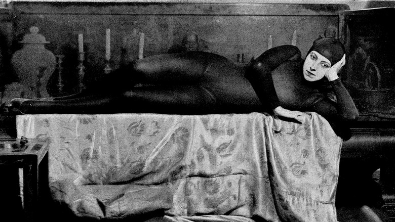 кадр из фильма Вампиры