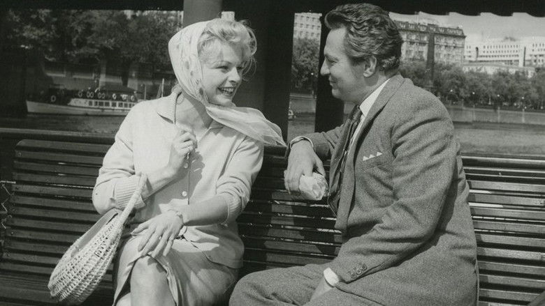 кадр из фильма No Love for Johnnie