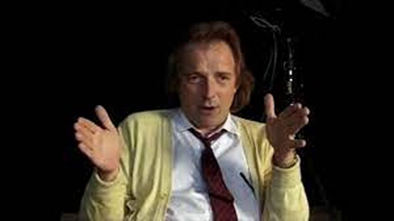 кадр из фильма The Making of 'Guest House Paradiso'